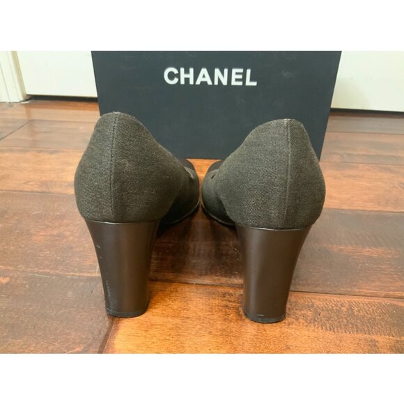 CHANEL Brown Camellia CoCo CC Wool & Leather Block Heels Pumps, Size 7.5 | 37.5 - Picture 7 of 8